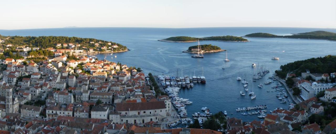 Feelhvar Along Bluelagoon Beach Hvar Town Exterior foto